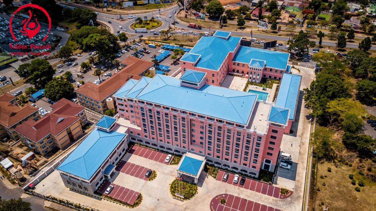 Golden Peacock Hotel Блантайр Экстерьер фото