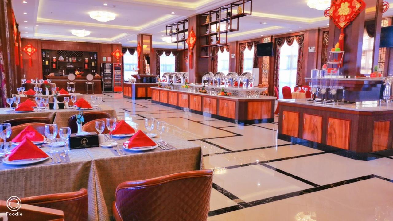 Golden Peacock Hotel Блантайр Экстерьер фото