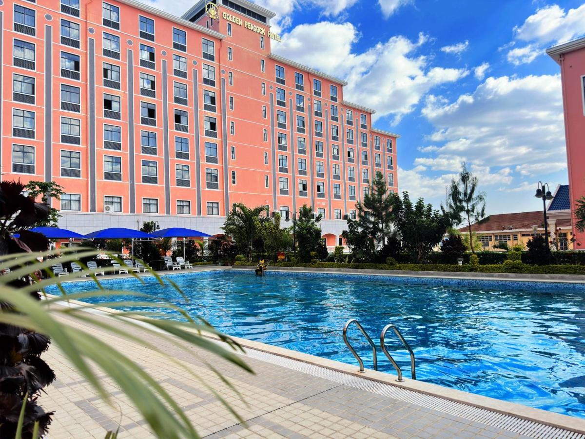 Golden Peacock Hotel Блантайр Экстерьер фото