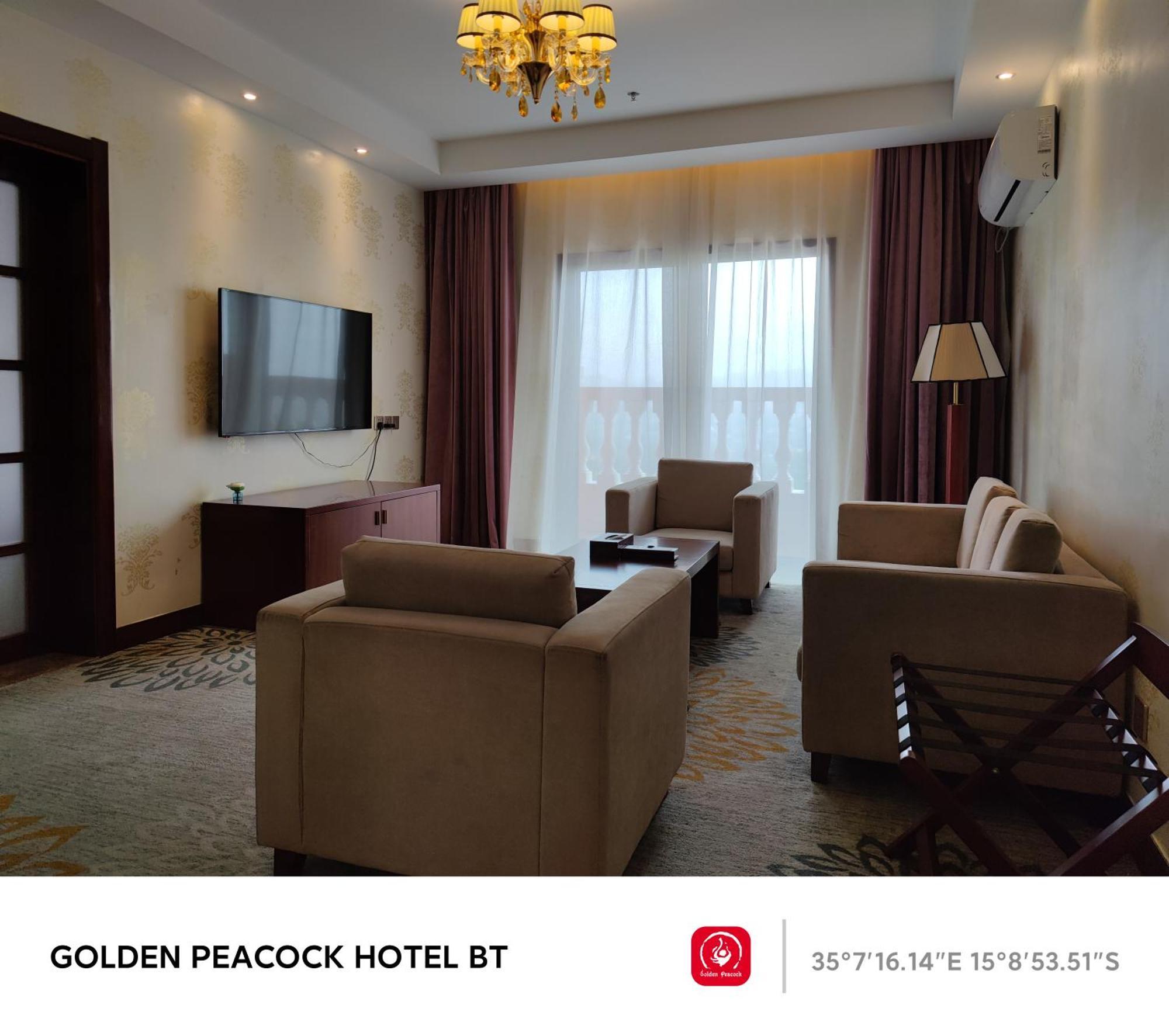 Golden Peacock Hotel Блантайр Экстерьер фото