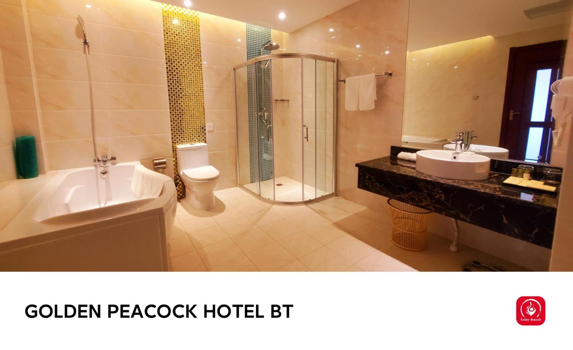 Golden Peacock Hotel Блантайр Экстерьер фото