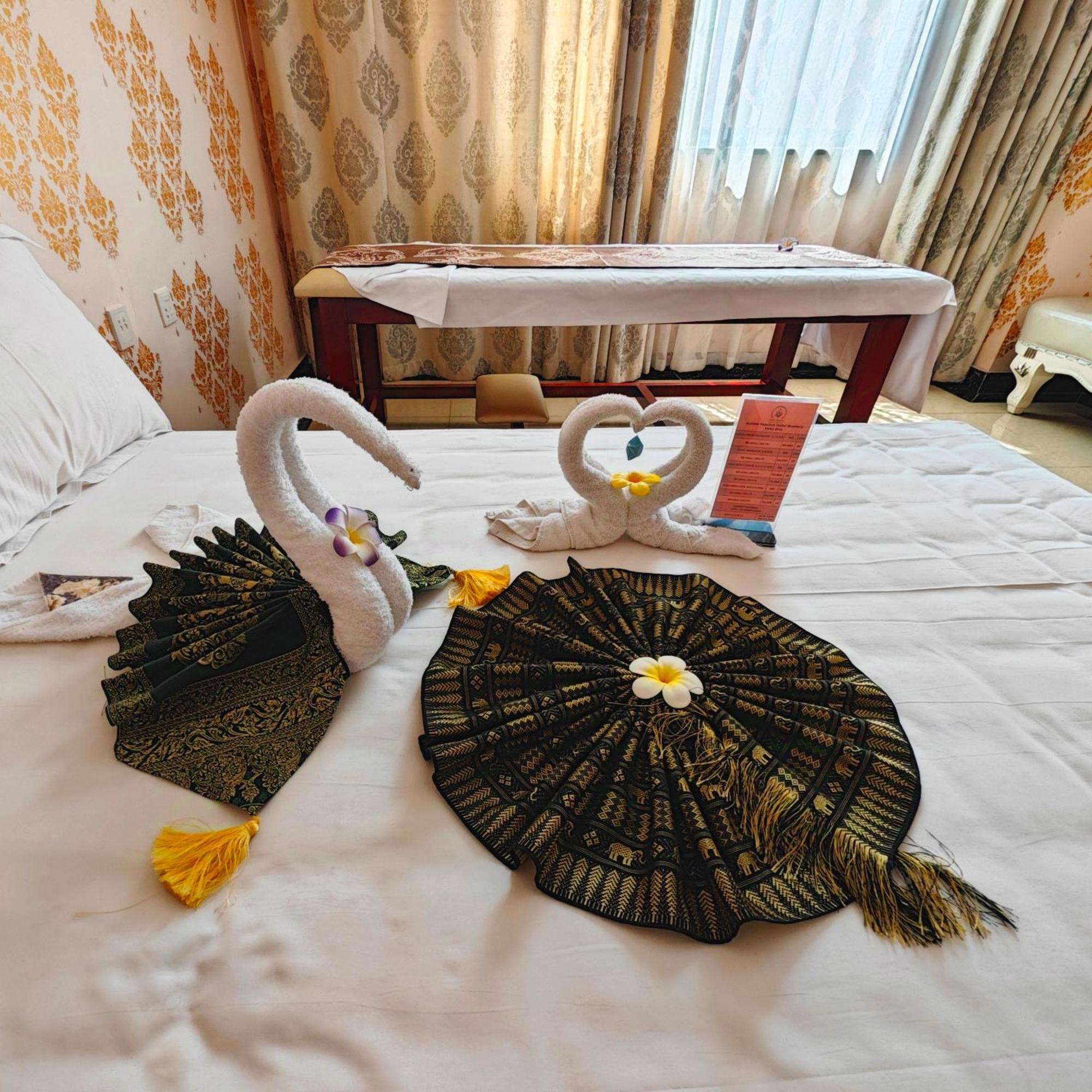 Golden Peacock Hotel Блантайр Экстерьер фото